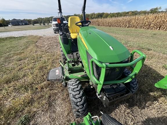 Image of John Deere 2025R equipment image 2