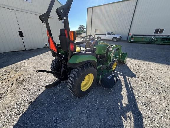 Image of John Deere 2025R equipment image 3