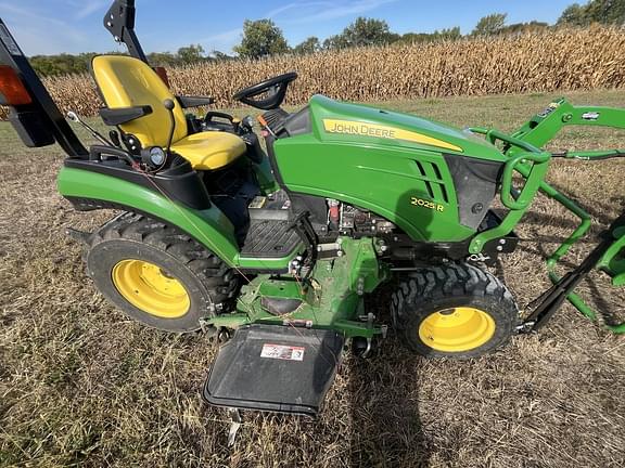 Image of John Deere 2025R equipment image 3