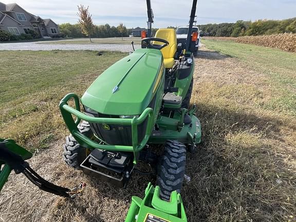 Image of John Deere 2025R equipment image 1