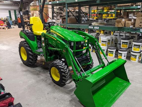 Image of John Deere 2025R equipment image 1