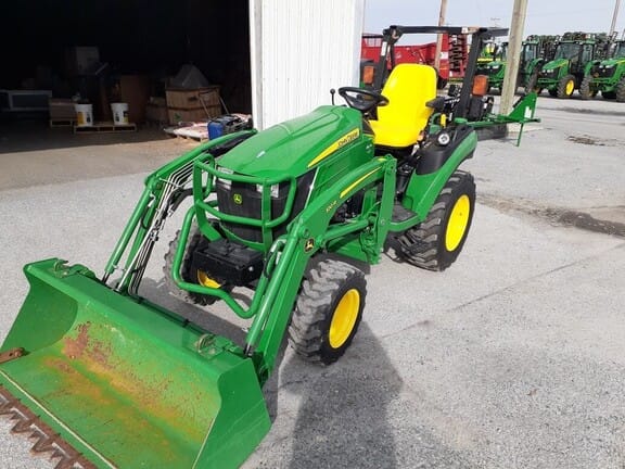 Main image John Deere 2025R