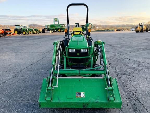 Image of John Deere 2025R equipment image 2