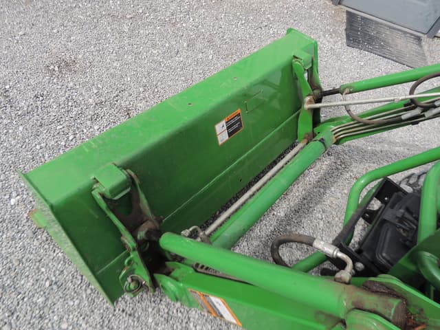 Image of John Deere 2025R equipment image 4