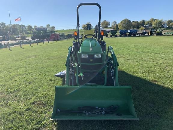 Image of John Deere 2025R equipment image 2