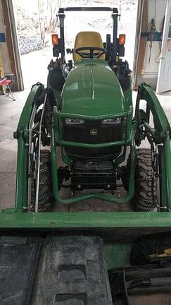 Image of John Deere 2025R equipment image 3