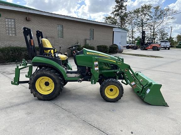 Image of John Deere 2025R equipment image 1