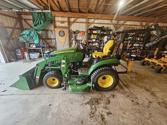 Image of John Deere 2025R equipment image 1