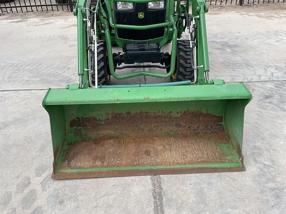 Image of John Deere 2025R equipment image 3