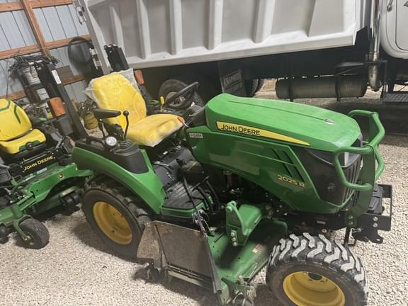 Image of John Deere 2025R equipment image 1