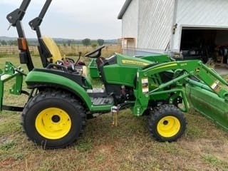 Main image John Deere 2025R