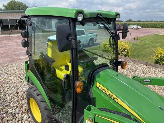 Image of John Deere 2025R equipment image 3
