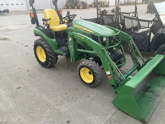 2018 John Deere 2025R Equipment Image0