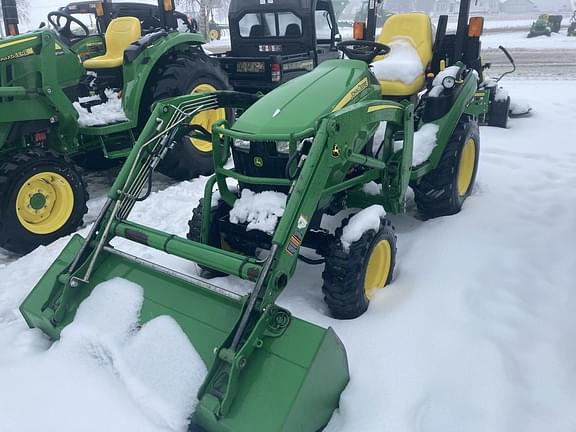 Image of John Deere 2025R equipment image 1