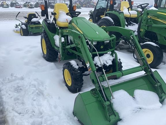 Image of John Deere 2025R equipment image 2