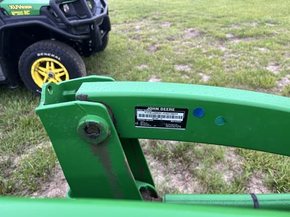 Image of John Deere 2025R equipment image 3