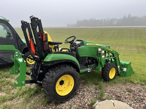 Image of John Deere 2025R equipment image 2