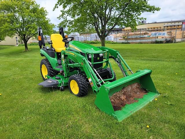 Image of John Deere 2025R equipment image 1