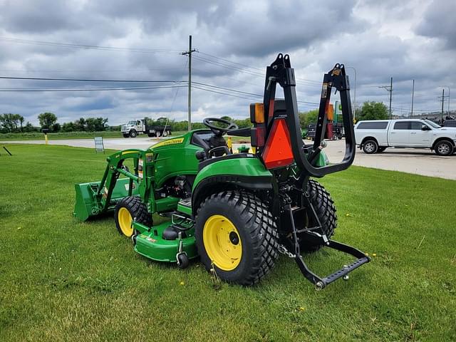 Image of John Deere 2025R equipment image 4