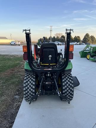 Image of John Deere 2025R equipment image 4