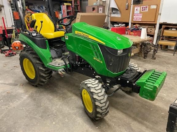 Image of John Deere 2025R Image 0