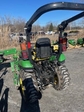 Image of John Deere 2025R equipment image 4