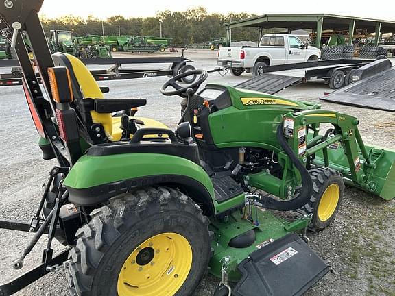 Image of John Deere 2025R equipment image 2