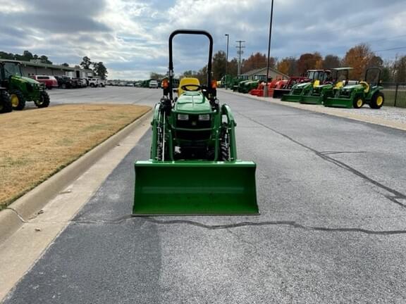 Image of John Deere 2025R equipment image 3
