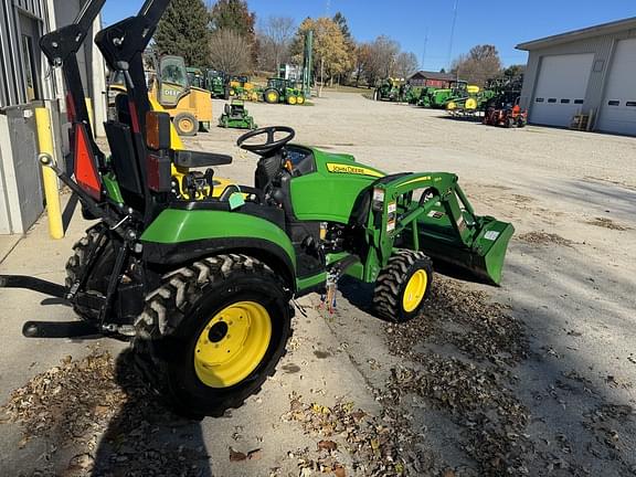 Main image John Deere 2025R 4