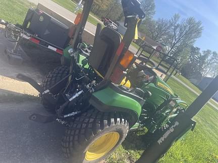 Image of John Deere 2025R equipment image 2