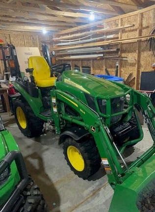 Main image John Deere 2025R