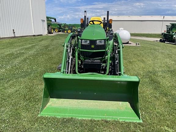 Image of John Deere 2025R equipment image 1