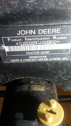 Image of John Deere 2025R equipment image 4