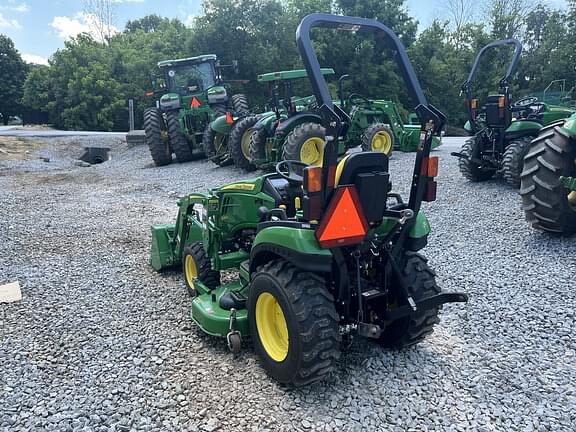 Image of John Deere 2025R equipment image 4