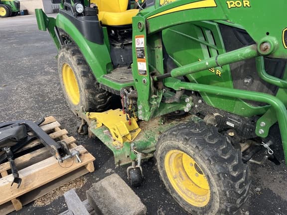 Image of John Deere 2025R equipment image 3