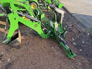 Main image John Deere 2025R 5