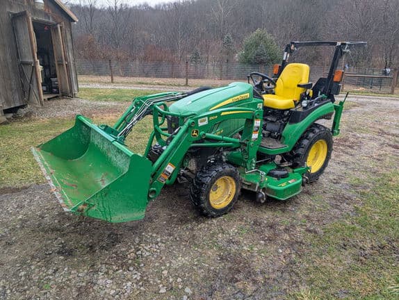Image of John Deere 2025R equipment image 1
