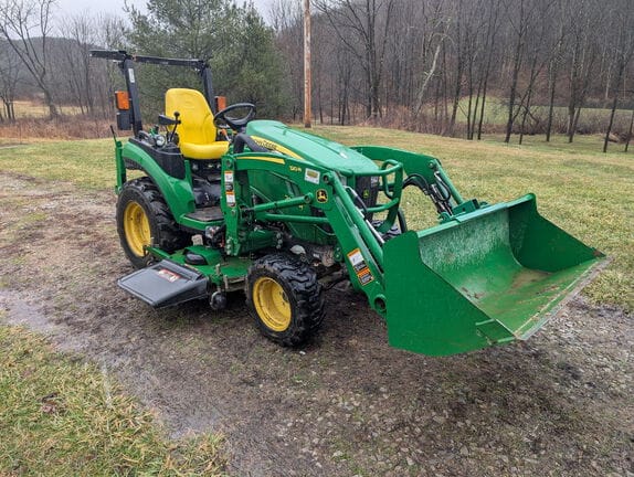 2018 John Deere 2025R Equipment Image0