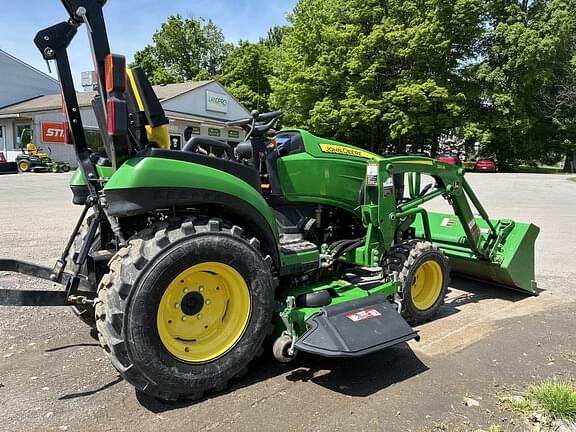 Image of John Deere 2025R equipment image 4
