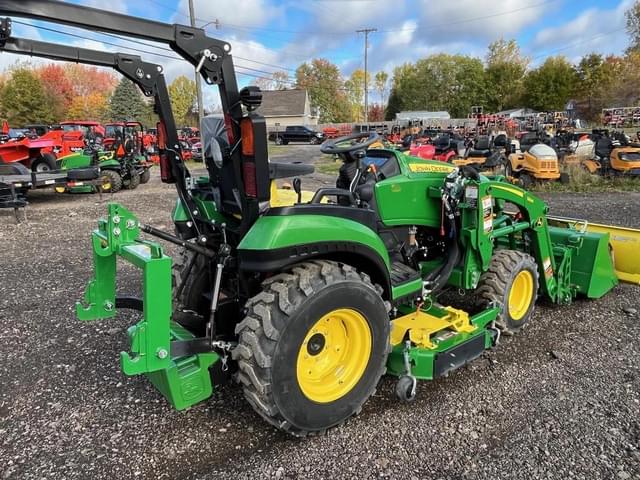 Image of John Deere 2025R equipment image 4