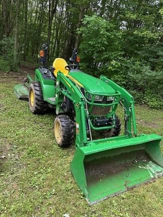 Image of John Deere 2032R equipment image 3