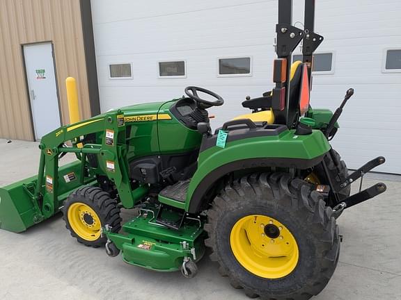 Image of John Deere 2032R equipment image 2