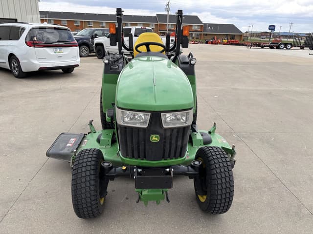 Image of John Deere 2032R equipment image 2