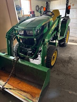 2018 John Deere 2032R Equipment Image0