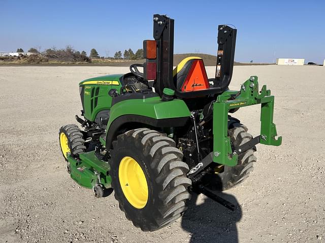 Image of John Deere 2032R equipment image 4