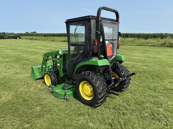 Image of John Deere 2032R equipment image 2