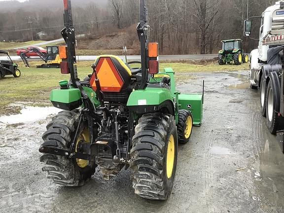 Image of John Deere 2032R equipment image 2