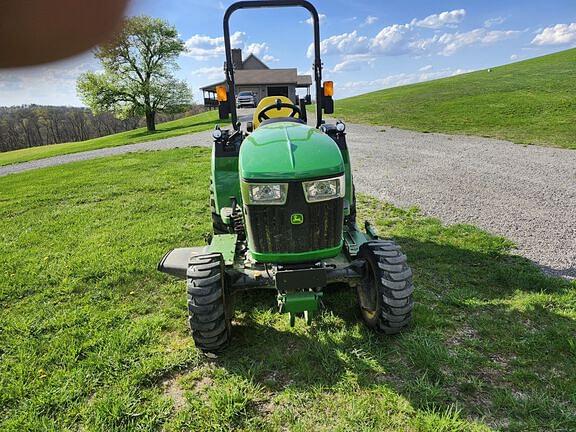 Image of John Deere 2032R equipment image 3