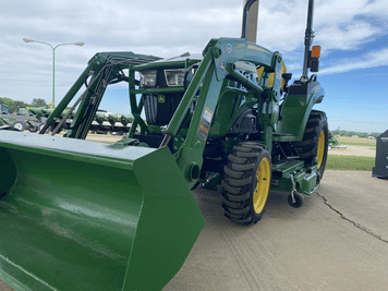 Main image John Deere 2032R