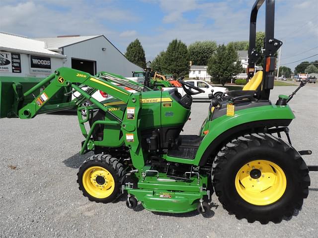 Image of John Deere 2032R equipment image 1